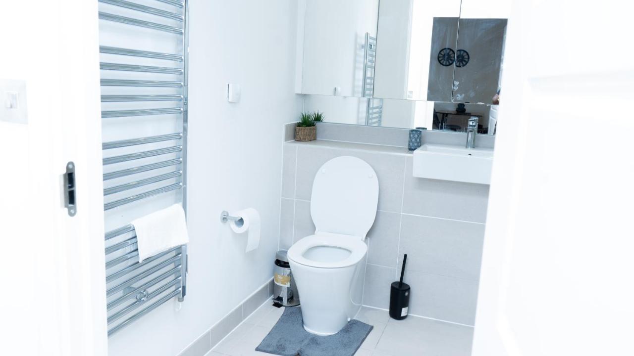 Guerneville 1 Bedroom Luxury Apartment Royal Wharf By Excel Exhibition Centre Лондон Екстериор снимка