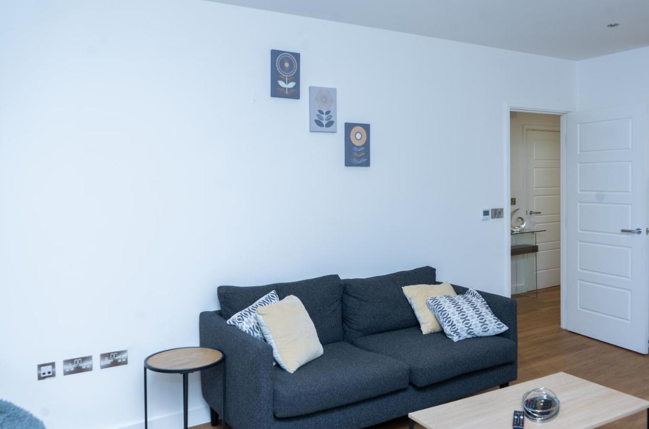 Guerneville 1 Bedroom Luxury Apartment Royal Wharf By Excel Exhibition Centre Лондон Екстериор снимка